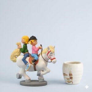 Beeldje "Catootje en Jeroen op Kobus" – Jan, Jans en de kinderen – Hoogte 15 cm