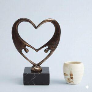 Liefdessculptuur "Elkaars liefde delen" – Design Mark Brouwers – Verbronsd