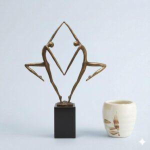 Sculptuur "Ambitie" – Design Ger – Verbronsd (45 cm)