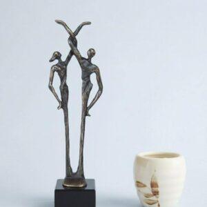 Sculptuur "Perfect Match" – Design Ger van Tankeren – Verbronsd (18 cm)