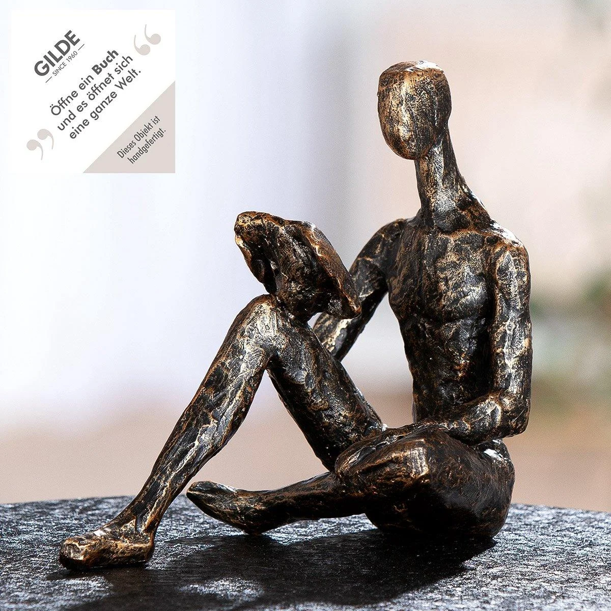 Sculptuur lezend persoon 14.5x9.5x14 cm
