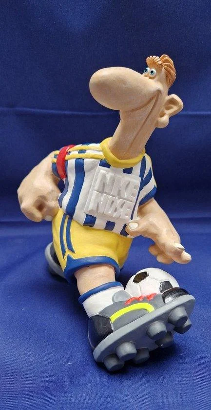 Beeld voetballer Nice Nose serie 16 cm