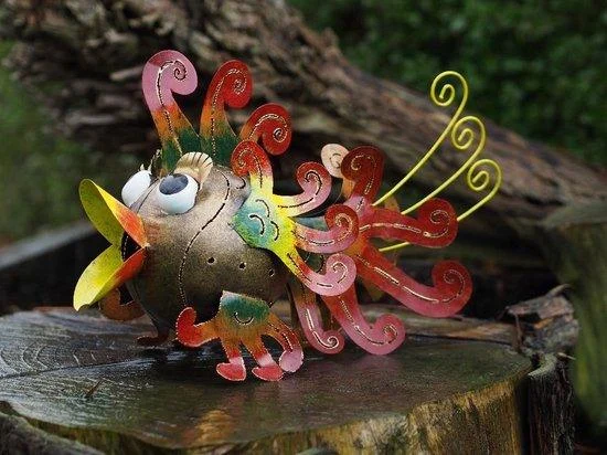 Tuinbeeld kleurrijke vis metaal 29 cm