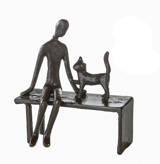 Sculptuurtje Met mijn vriend de kat op een bankje