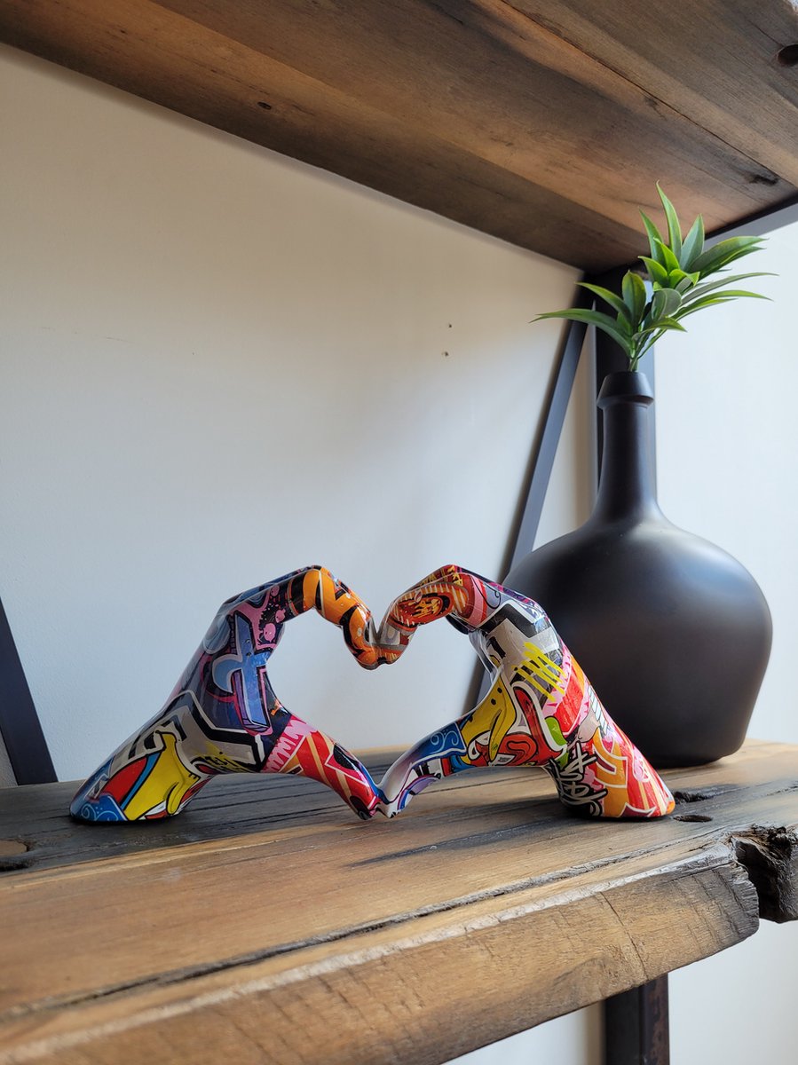 Gilde Handwerk Love Sign Hands Street Art Polyresin